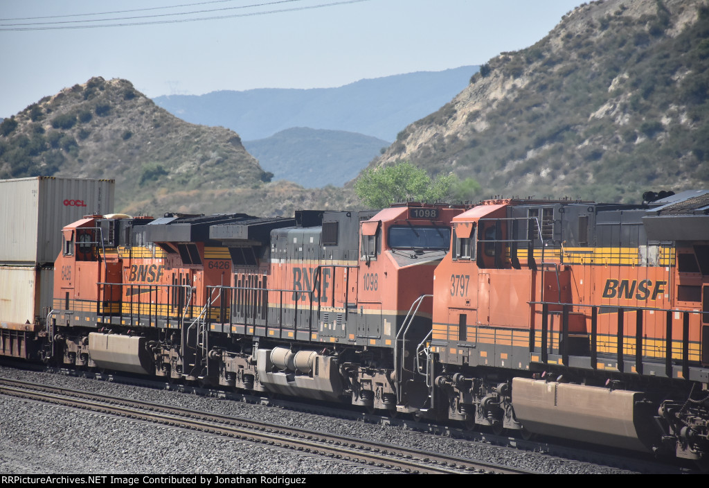 BNSF 1098